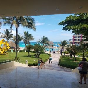 Meet your Posher, Hanane